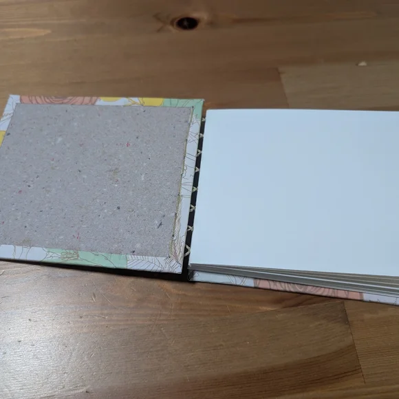 Floral Patterned Notebook - Picture 3 of 6